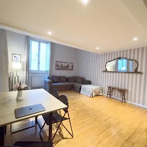 Navona Gold Apartment